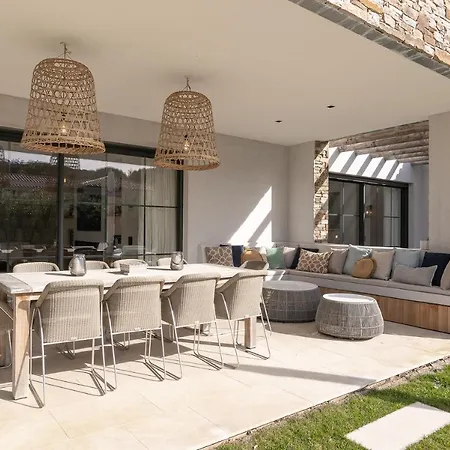 Villa Azalea By The Pearls Collection *